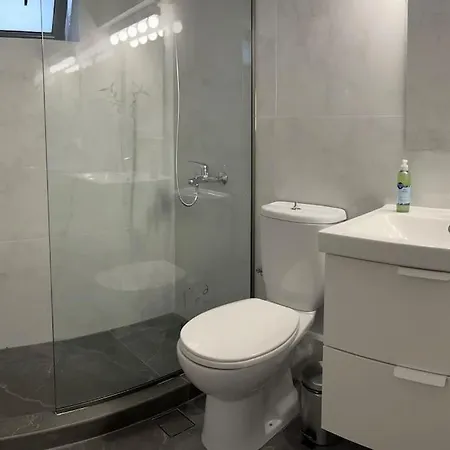 Spacious 3' From Apartment *
