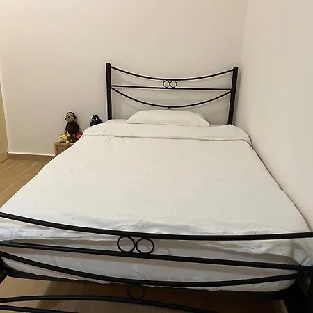 Daire Spacious 3' From Stoúpa