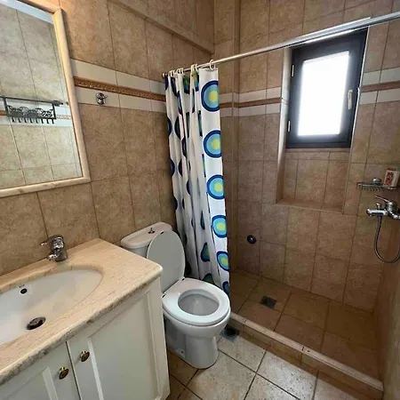 Spacious 3' From Apartment