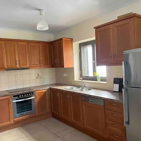 Spacious 3' From