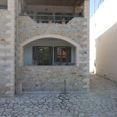 Spacious 3' From Στούπα