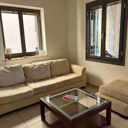 Spacious 3' From Apartment Stoupa