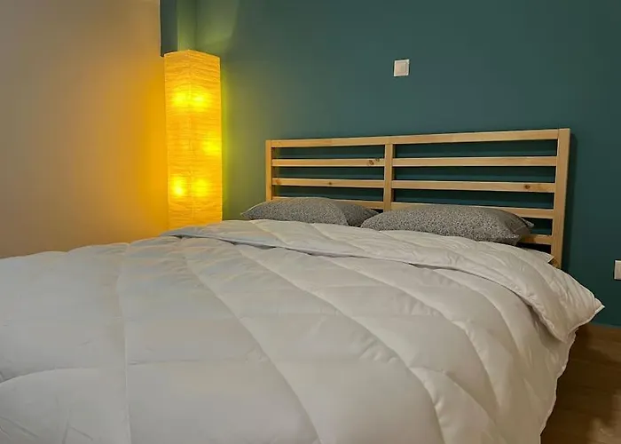 Spacious 3' From Stoúpa